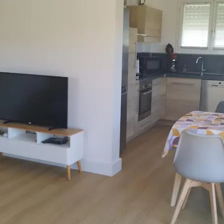 Apartment T3 Spacieux Avec Vue Sur L'etang De Thau Au 1er Etage D'une - Entree Independante Sète