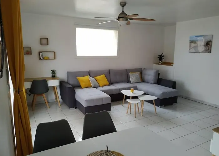 T3 Spacieux Avec Vue Sur L'etang De Thau Au 1er Etage D'une - Entree Independante Sète