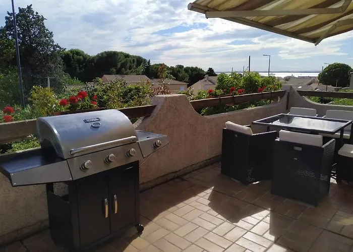 T3 Spacieux Avec Vue Sur L'etang De Thau Au 1er Etage D'une - Entree Independante * Sète