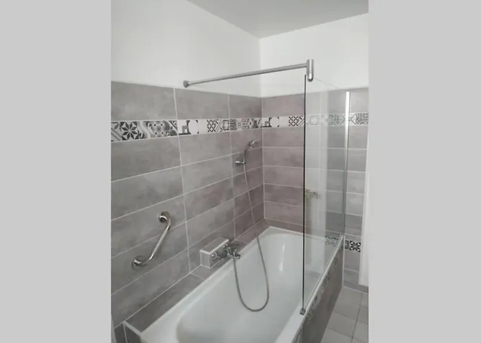 Apartment T3 Spacieux Avec Vue Sur L'etang De Thau Au 1er Etage D'une - Entree Independante