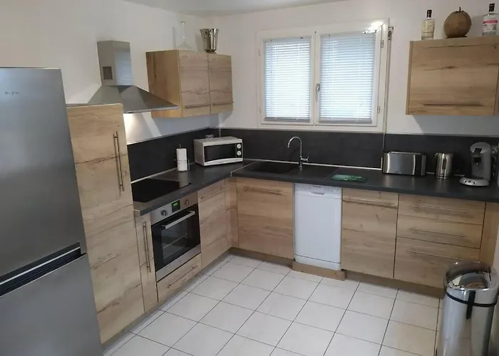 T3 Spacieux Avec Vue Sur L'etang De Thau Au 1er Etage D'une - Entree Independante Apartment