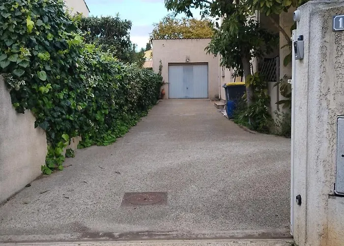 Apartment T3 Spacieux Avec Vue Sur L'etang De Thau Au 1er Etage D'une - Entree Independante *