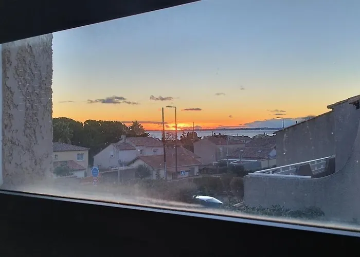 Apartment T3 Spacieux Avec Vue Sur L'etang De Thau Au 1er Etage D'une - Entree Independante *